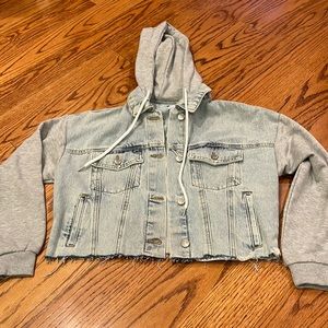 Forever 21 Woman’s Hooded Denim Jacket Size S